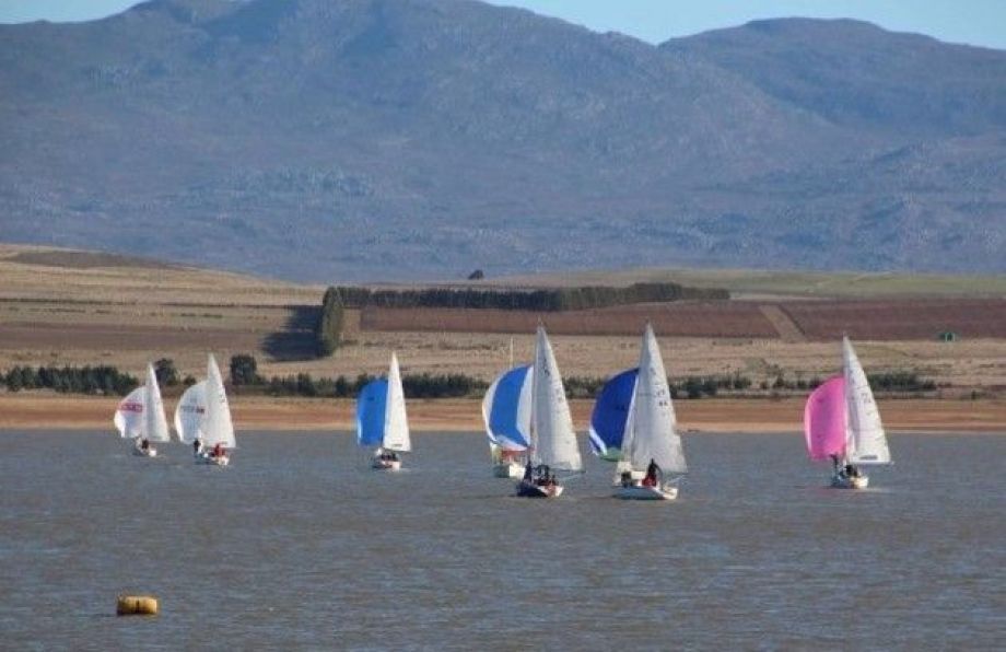 keelboat sailing at Theewater Sports Club